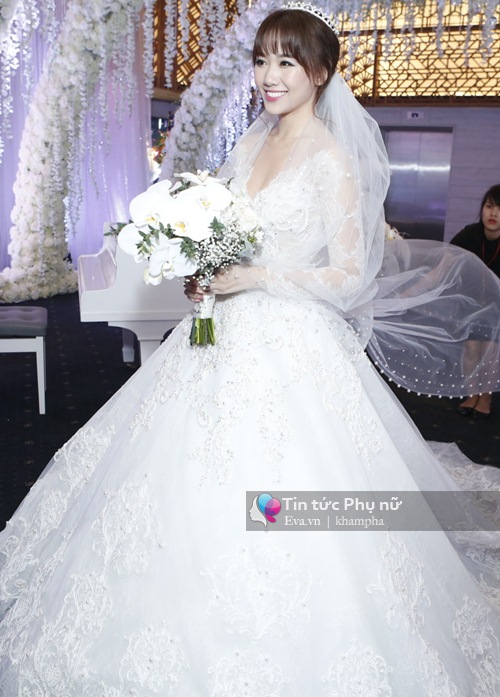 Trấn Thành - Hari Won mặc trang phục dân tộc Việt - Hàn, rưng rưng nước mắt - 33