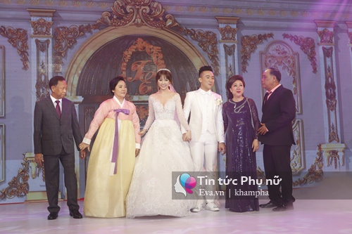 Trấn Thành - Hari Won mặc trang phục dân tộc Việt - Hàn, rưng rưng nước mắt - 25