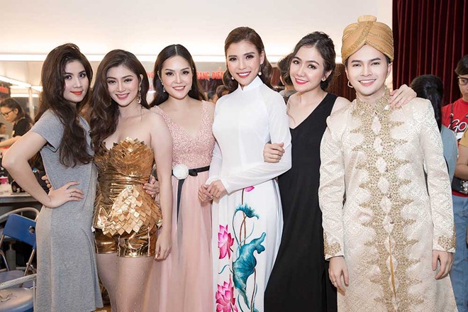Cặp đôi Lương Thế Thành - Thúy Diễm quấn quýt như chim câu khi cùng nhau tập hát - 11