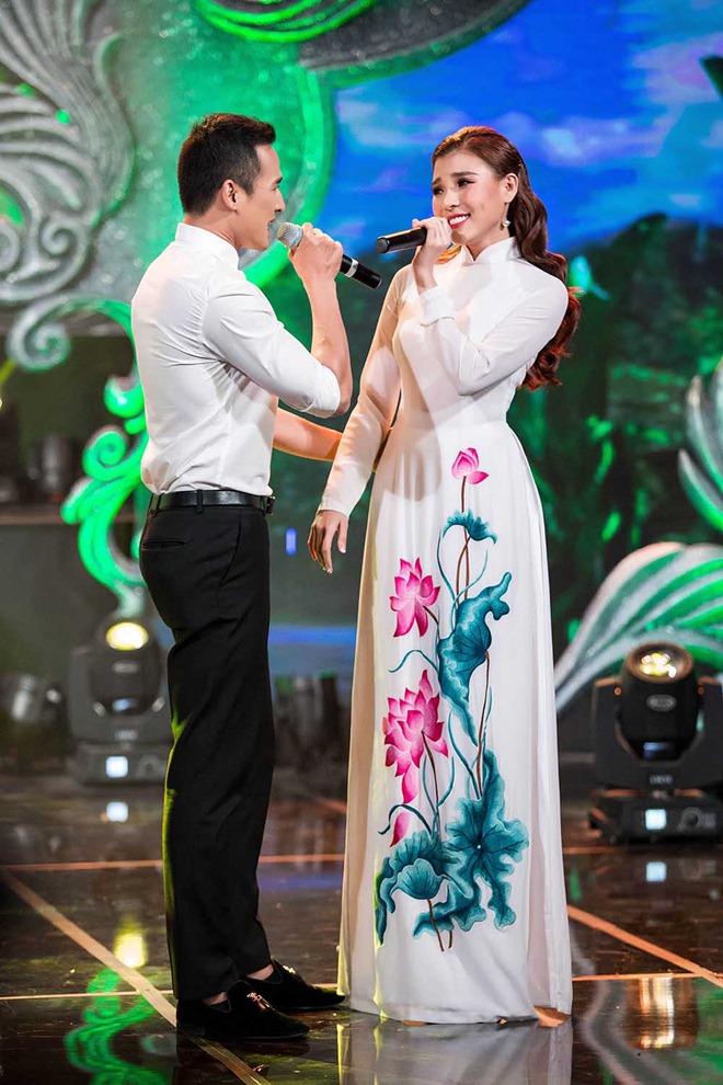 Cặp đôi Lương Thế Thành - Thúy Diễm quấn quýt như chim câu khi cùng nhau tập hát - 16