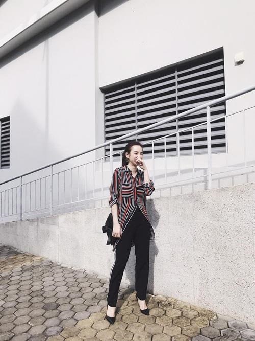 4 cách tận dụng triệt để một chiếc áo sơ mi dáng dài khôn ngoan như sao Việt - 8