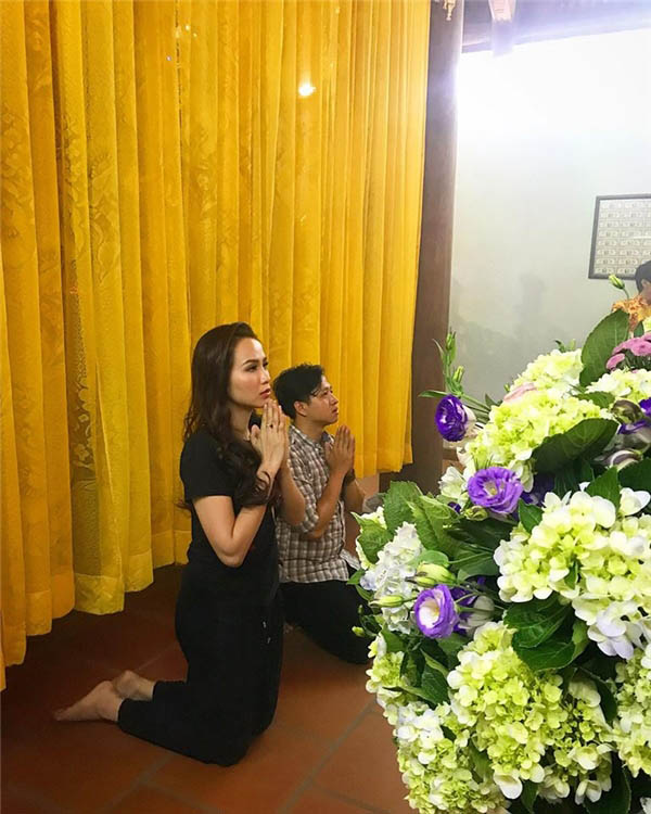 Ngọc Trinh cùng dàn sao Việt đến nhà thờ tổ của Hoài Linh viếng lễ - 5