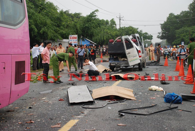 Ảnh: Hiện trường khủng khiếp vụ tai nạn khiến 6 người chết tại chỗ ở Tây Ninh - 1