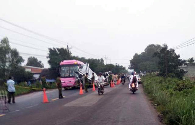 Ảnh: Hiện trường khủng khiếp vụ tai nạn khiến 6 người chết tại chỗ ở Tây Ninh - 7
