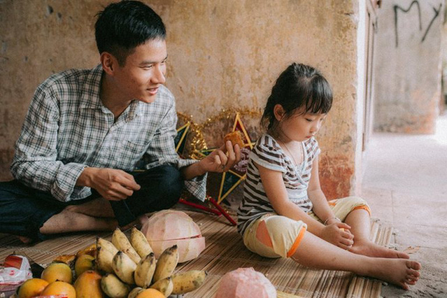 Xúc động bộ ảnh Tết Trung thu “Gà trống nuôi con” thời bao cấp - 7