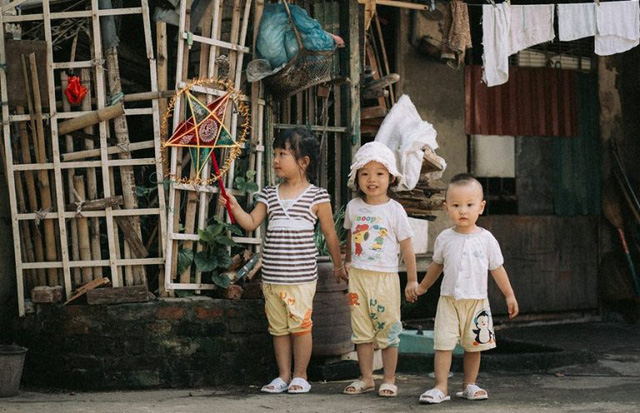 Xúc động bộ ảnh Tết Trung thu “Gà trống nuôi con” thời bao cấp - 4