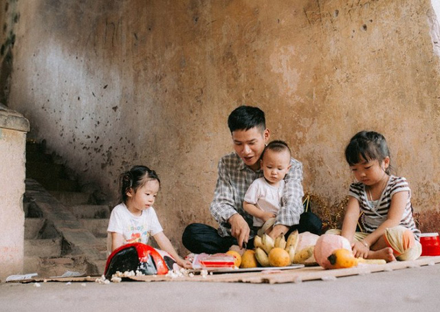 Xúc động bộ ảnh Tết Trung thu “Gà trống nuôi con” thời bao cấp - 8