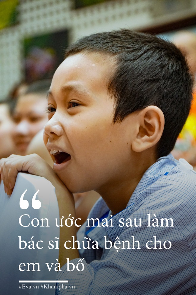 Cậu bé ung thư máu 5 năm phá cỗ trong bệnh viện: amp;#34;Con thèm được về quê đi rước đènamp;#34; - 2