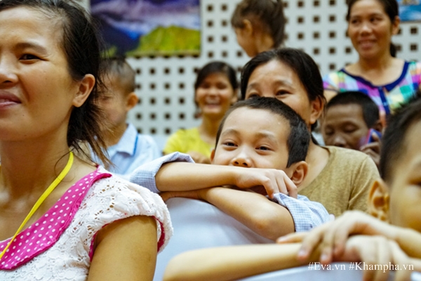 Cậu bé ung thư máu 5 năm phá cỗ trong bệnh viện: amp;#34;Con thèm được về quê đi rước đènamp;#34; - 1