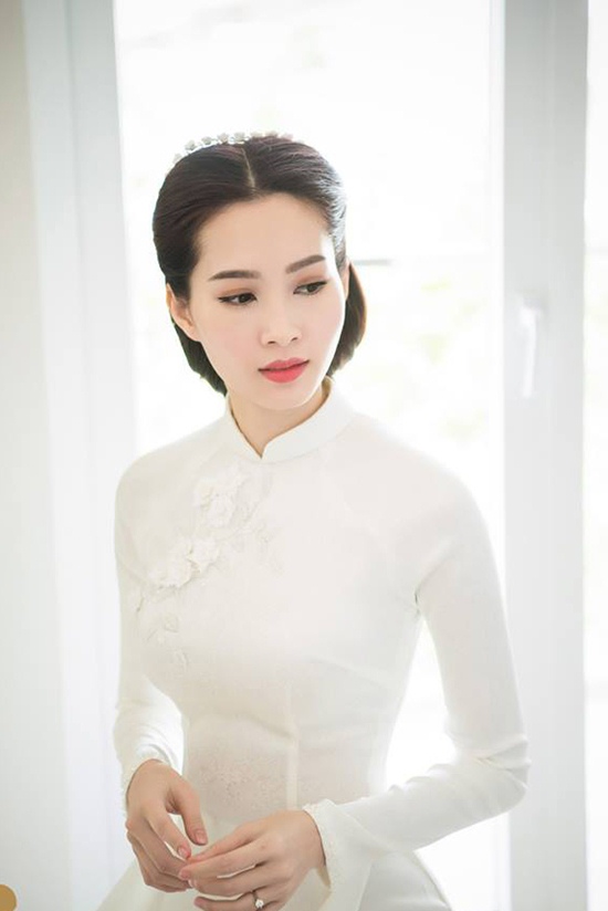 Thu Thảo đơn giản với áo dài đỏ nhưng vẫn xứng là cô dâu đẹp nhất hôm nay! - 8