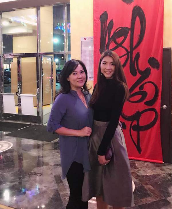 Ngọc Quyên, Kim Hiền, Phạm Thanh Thảo rạng rỡ cúng Tổ nghề tại Mỹ - 8