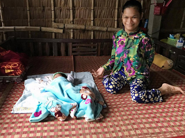 Hạnh phúc bất ngờ đến với người mẹ điên sinh con nhưng không biết cha đứa trẻ là ai - 1