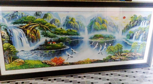 Ông bố Việt thêu tranh nhanh đẹp hơn cả vợ và con gái khiến chị em amp;#34;ngả nónamp;#34; bái phục - 1