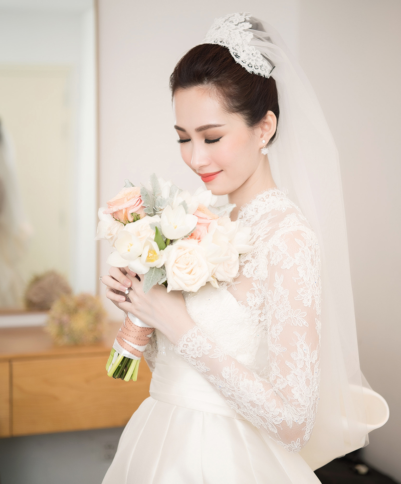 Thu Thảo là cô dâu đẹp nhất hôm nay, xứng danh 'thần tiên tỷ tỷ' của làng giải trí Việt.

