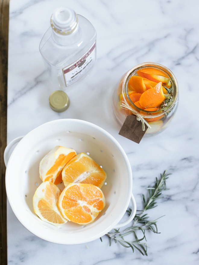 5 phút tự làm bình xịt thơm từ vỏ cam, chanh cho nhà thơm mát suốt ngày - 1