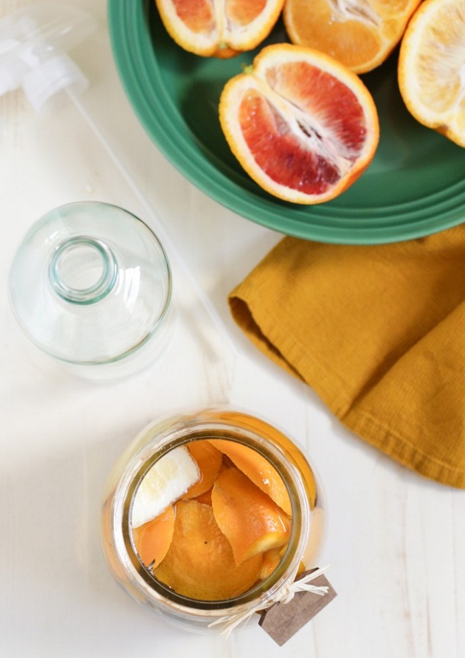 5 phút tự làm bình xịt thơm từ vỏ cam, chanh cho nhà thơm mát suốt ngày - 3