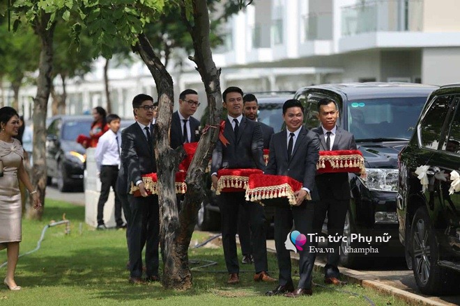 Đám cưới Hoa hậu Thu Thảo: Vừa về tới nhà chồng, cô dâu ôm tay ông xã cười tươi rói - 41