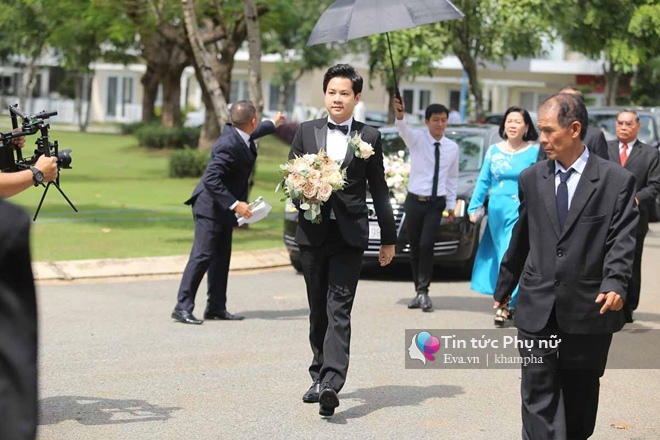 Đám cưới Hoa hậu Thu Thảo: Vừa về tới nhà chồng, cô dâu ôm tay ông xã cười tươi rói - 49