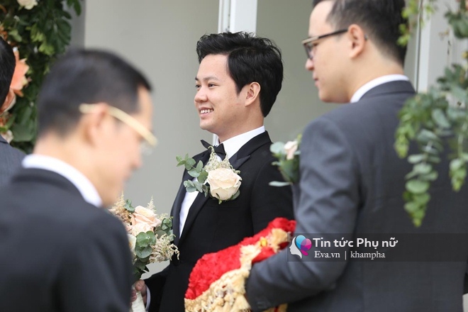 Đám cưới Hoa hậu Thu Thảo: Vừa về tới nhà chồng, cô dâu ôm tay ông xã cười tươi rói - 27