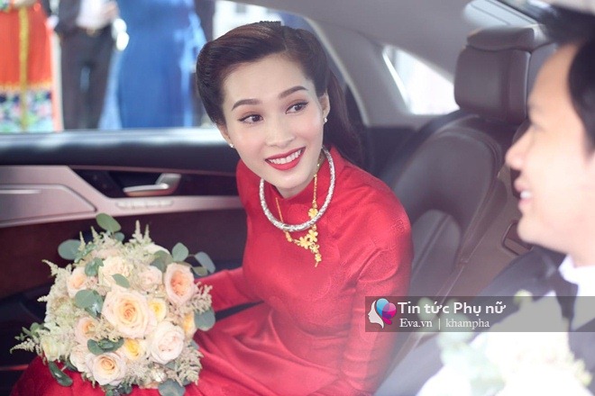 Đám cưới Hoa hậu Thu Thảo: Vừa về tới nhà chồng, cô dâu ôm tay ông xã cười tươi rói - 13