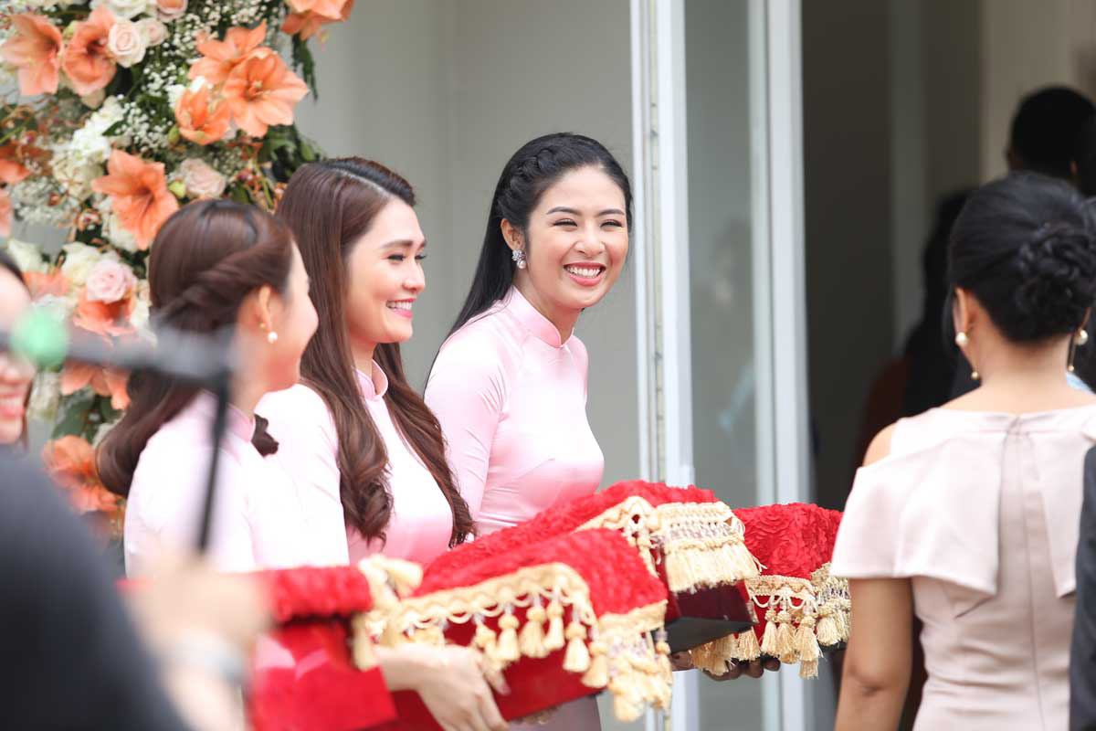 Tập đoàn phù dâu – phù rể “chất hơn nước cất” trong đám cưới sao Việt - 2