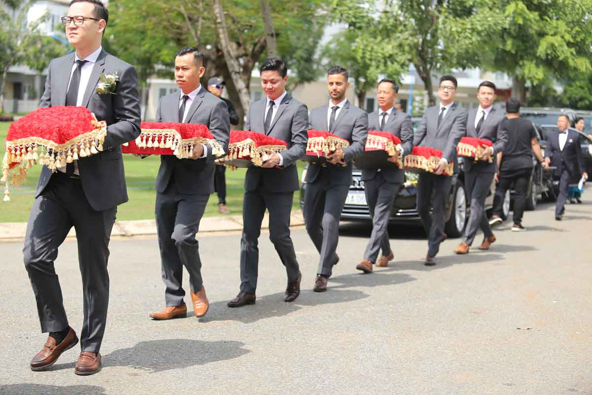Tập đoàn phù dâu – phù rể “chất hơn nước cất” trong đám cưới sao Việt - 4