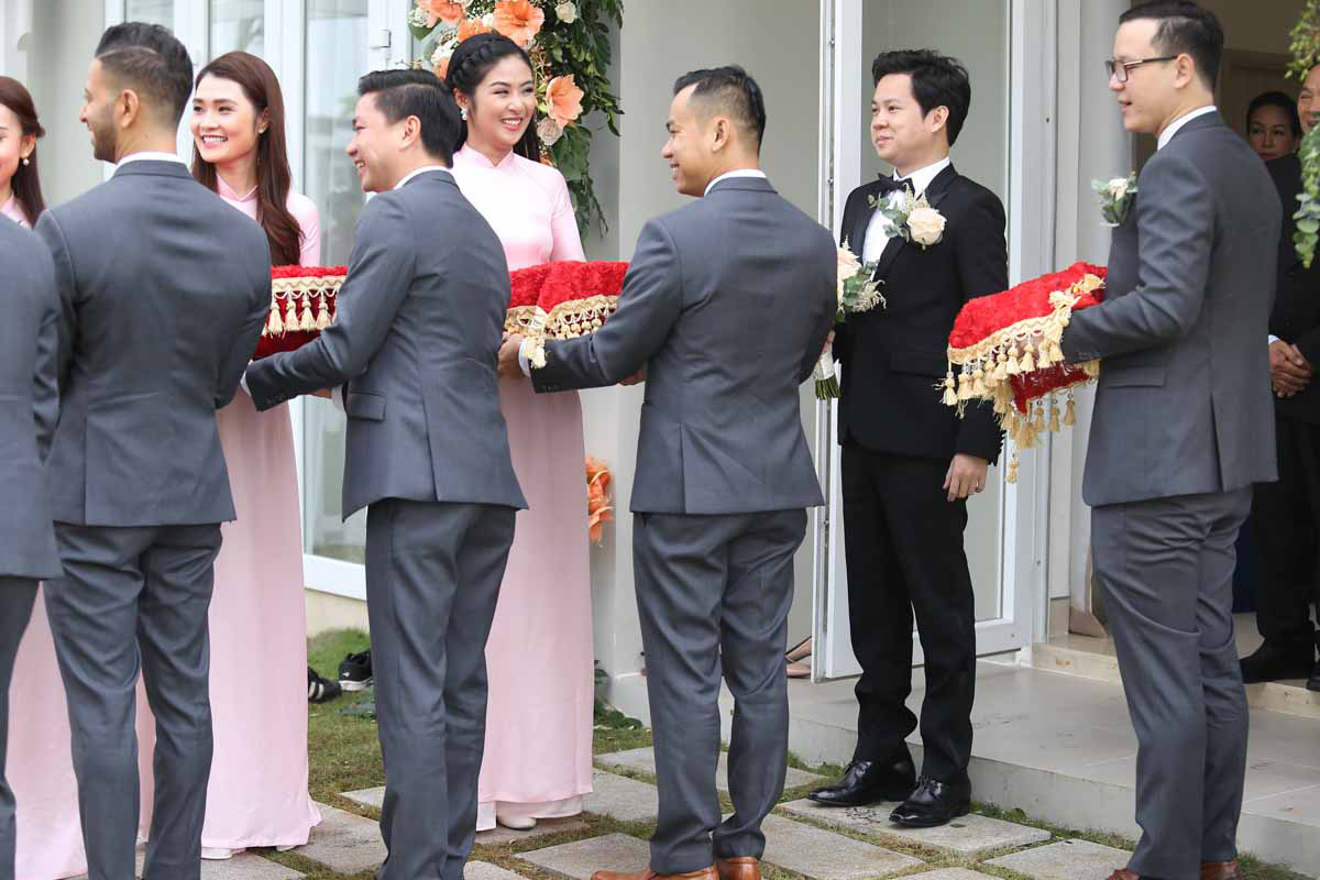 Tập đoàn phù dâu – phù rể “chất hơn nước cất” trong đám cưới sao Việt - 3