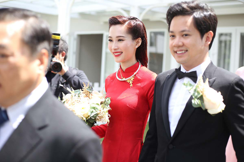 Thu Thảo đơn giản với áo dài đỏ nhưng vẫn xứng là cô dâu đẹp nhất hôm nay! - 5