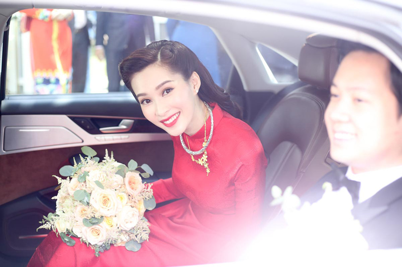 Thu Thảo đơn giản với áo dài đỏ nhưng vẫn xứng là cô dâu đẹp nhất hôm nay! - 2