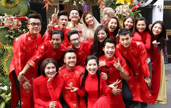 Tập đoàn phù dâu – phù rể “chất hơn nước cất” trong đám cưới sao Việt - 12