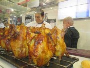 Mua sắm - Giá cả - Thịt gà nhập khẩu quá rẻ do gian lận