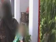 Tin tức - Một phụ nữ bị hiếp dâm tập thể trước mặt chồng và con gây chấn động