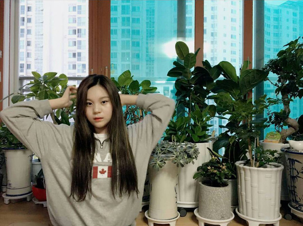 Từng là amp;#34;Nữ thần tượng xấu nhất lịch sử Kpopamp;#34;, Umji giờ xinh đến bất ngờ - 1
