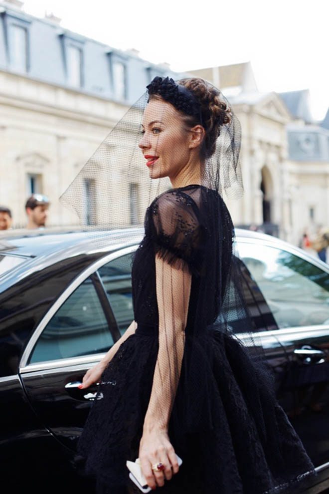 Ai bảo cô dâu không được mặc sắc đen huyền bí - 2