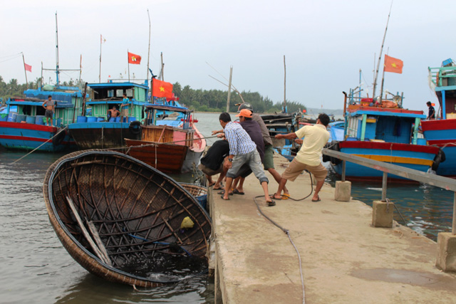 Áp thấp nhiệt đới cách Quảng Bình 350km, Ban Chỉ đạo Trung ương họp khẩn - 2