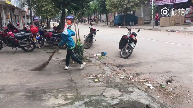 Cậu bé 12 tuổi đã khiến cha mẹ bật khóc vì hành động tuyệt vời này - 1