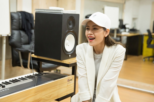 Chi Pu hợp tác với bộ đôi sản xuất âm nhạc hàng đầu Kpop - 8