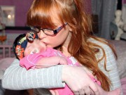 Làm mẹ - Nghẹn ngào giây phút bé 8 tháng mở mắt nhưng không khóc, nhẹ nhàng qua đời trong vòng tay mẹ