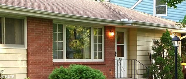 Người đàn ông 60 tuổi sống cùng thi thể mẹ và anh trai suốt 1 năm - 2