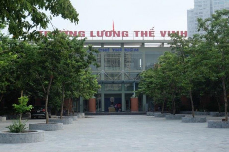 Học sinh trường Lương Thế Vinh sốc khi biết thầy Văn Như Cương qua đời - 1