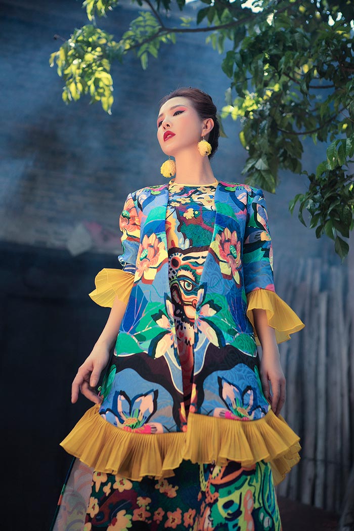 Angela Phương Trinh cực sexy đối lập Hoa hậu Thu Hoài mộng mị với áo dài - 15