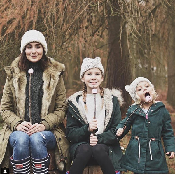 Bộ ảnh nhà có 3 nàng tiên, chỉ ngắm thôi là muốn đẻ liền vài đứa con gái - 6