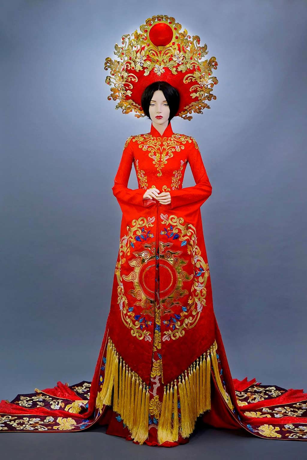 Cận cảnh quốc phục nặng 30kg, mất 3 tháng mới hoàn thành của Huyền My - 6