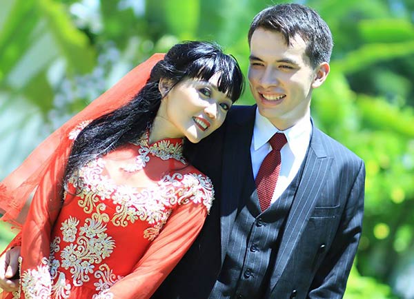 Cô gái Việt U30 quyết chờ chàng trai Tây đủ tuổi thành niên để lấy làm chồng - 4