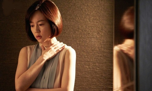 Hôn nhân tan vỡ chỉ vì vợ bắt gặp cảnh này trong thang máy - 1