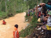Tin tức - Nghệ An: Bố mẹ vắng nhà, bé trai 4 tuổi đi tìm ông bà bị nước cuốn mất tích