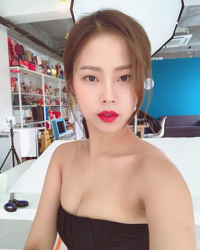 Ngôi sao 24/7: Tròn mắt ngạc nhiên ngắm amp;#34;nữ thầnamp;#34; mới nổi Kbiz từng béo không tin nổi - 1