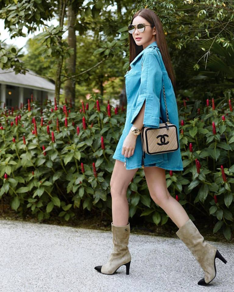 Con đã đến tuổi lấy chồng, bà mẹ này vẫn trẻ như amp;#34;gái sonamp;#34; khi sành điệu cùng hàng hiệu - 4