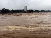 Tin tức - Lũ khủng khiếp cuồn cuộn đổ về, Yên Bái khẩn cấp di dời dân