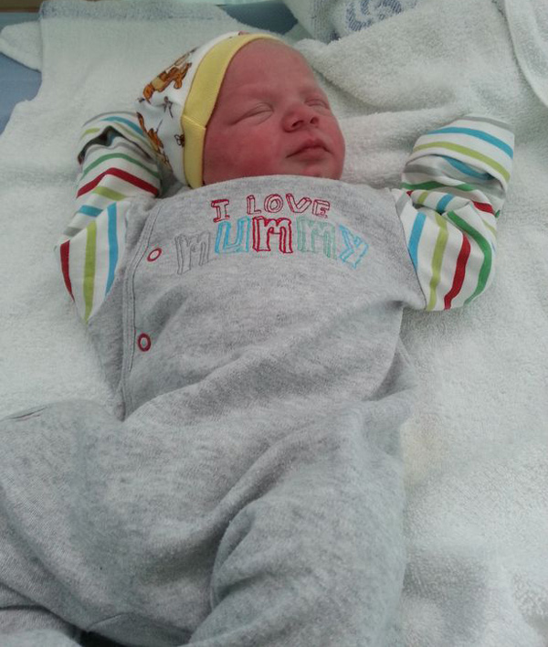 Nhờ mang thai, bà mẹ này mới phát hiện ra mình bị u não bẩm sinh - 4